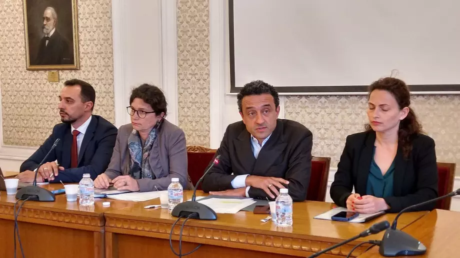 В България се случват обнадеждаващи неща, уверява министър Лорер