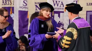 Тейлър Суифт получи почетна докторска степен от Нюйоркския университет 