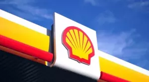 Потвърдено: "Лукойл" купи бензиностанциите и завода на Shell в Русия