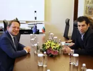 Кирил Петков отново се срещна с еврокомисар Оливер Вархеи 