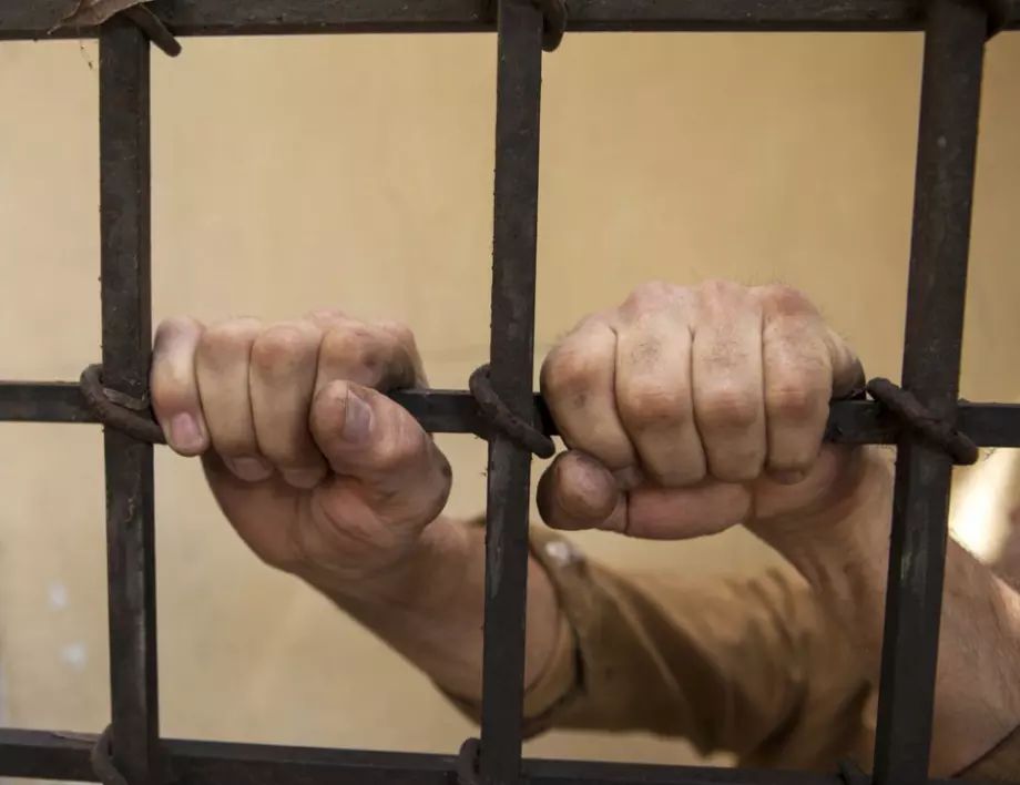 Бойците от "Азовстал" са настанявани в затвори за изтезания