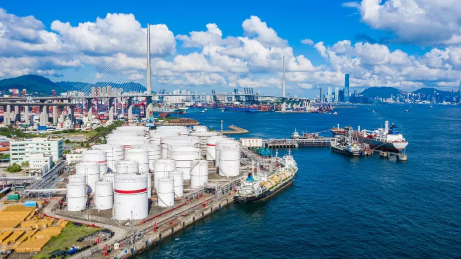 За 100 дни война Русия продаде горива за близо 100 млрд. долара 