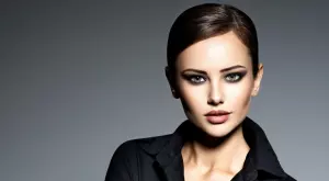 "Недостъпен грим": Хитовият бюти тренд на TikTok (ВИДЕО)