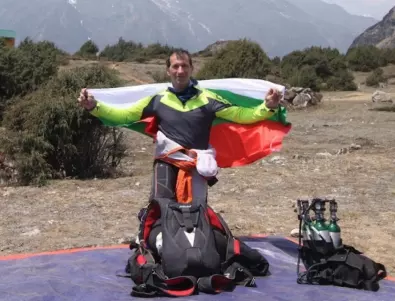 Красимир Илев е първият българин, скочил с парашут край Еверест (СНИМКИ)