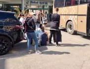Двеста украински бежанци ще отпътуват утре от Варна, за да бъдат настанени в бази в Рибарица и Паничище