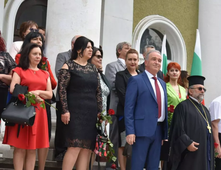 Кметът на Асеновград д-р Грудев: "Нека носим с достойнство заветите на първоучителите Кирил и Методий"