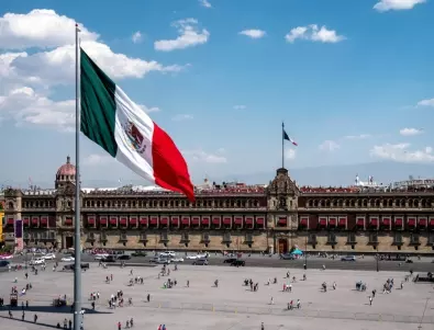 Мексико арестува бившия си главен прокурор заради случай с 43 изчезнали студенти