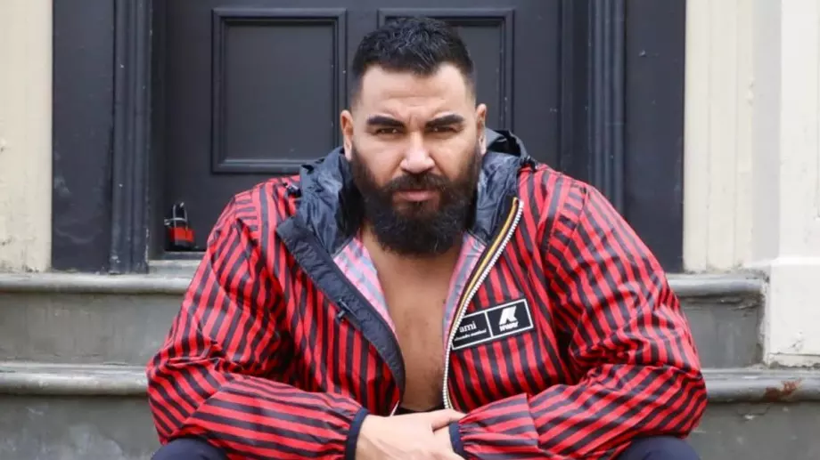 Азис изуми всички с мускулесто тяло (СНИМКИ)