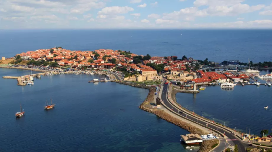 Заради руснаците: Морските курорти изпревариха Бургас по продажби на имоти