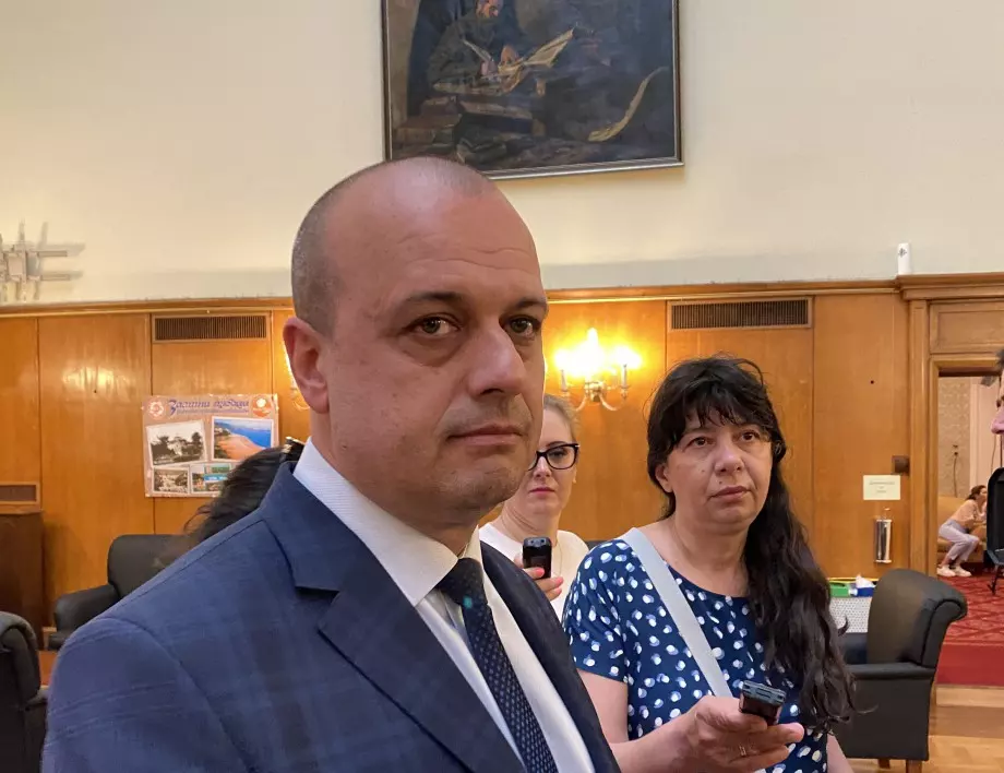 Министър Проданов е умерен оптимист са летен сезон 2022 
