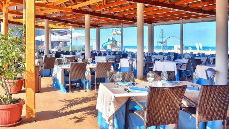 Изключение в закона: Хотелиерите искат да плащат в брой на чуждестранните сезонни работници