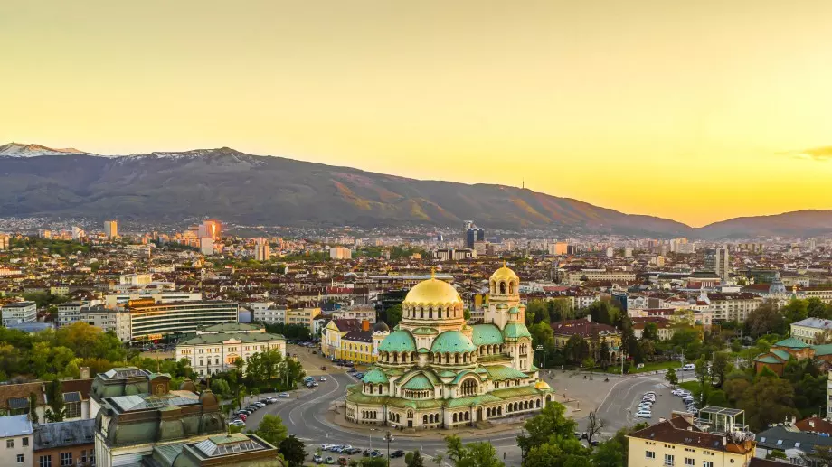 Колко пари са необходими на семейство за нормален живот в София?