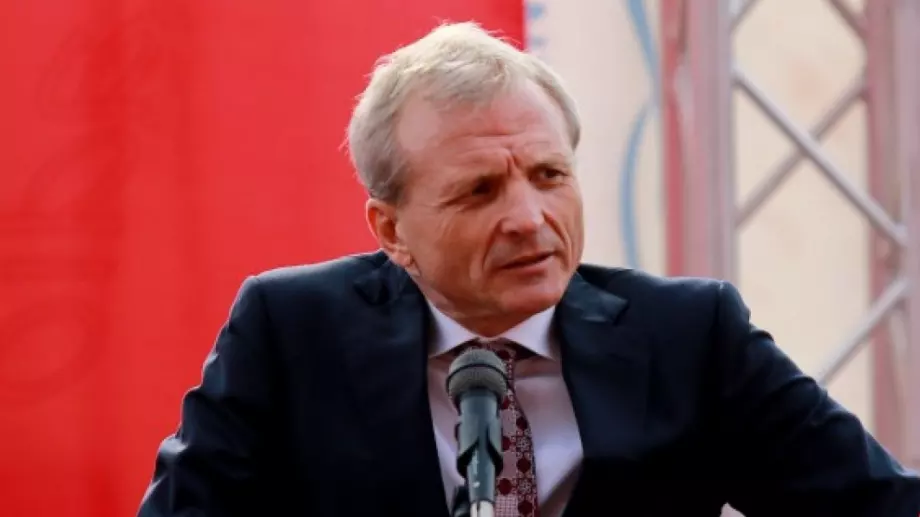 Какво се случва в ЦСКА? Гриша Ганчев привикал Илич на разговор