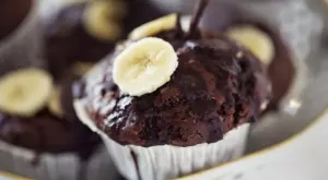 Ароматни и вкусни бананови мъфини с шоколадова глазура