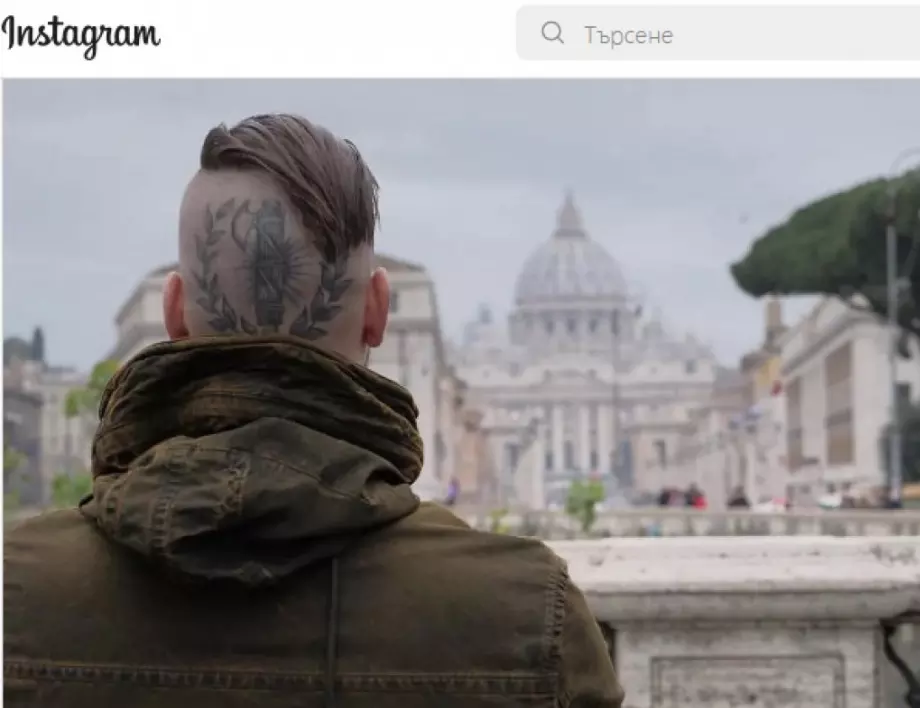 Журналисти откриха кореспондент на РИА Новости с нацистки татуировки. Той отразява войната в Украйна