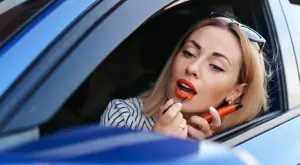 Женски виж за 12 юли 2023: Блондинка си кара по магистрала "Тракия"