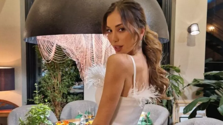 Това ли е новият мъж на Александра Богданска? Привлекателен бизнесмен (СНИМКИ)