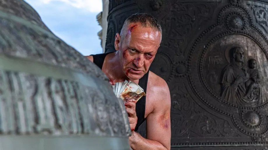 Моноспектакълът "Камбаната" на Деян Донков излиза на Народния театър