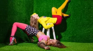 5 хитови цвята, които да комбинирате това лято