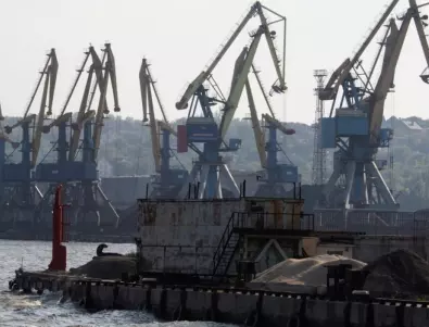 Руските окупатори ще конфискуват търговските кораби в пристанището на Мариупол