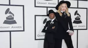 Синът на Мадона се появи в рокля на събитие (СНИМКИ)