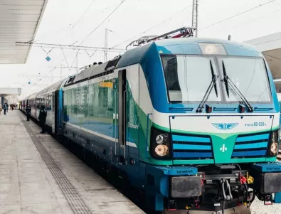 Два допълнителни влака между София и Бургас ще пътуват в съботните и неделните дни