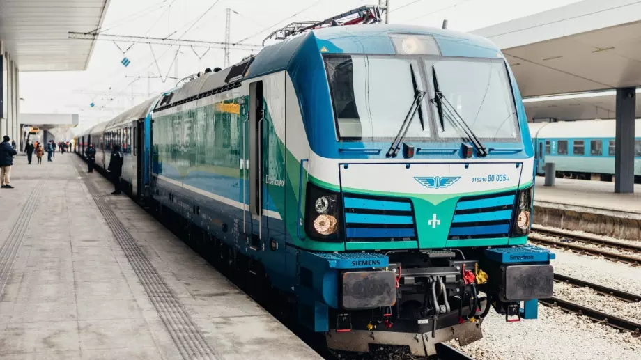 БДЖ купува ПОС терминали за плащане с карта във влака