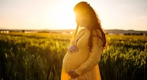 Женски виц за 10 юли 2023: Жена тръгнала да ражда