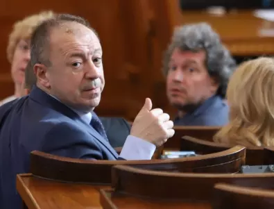 Иво Атанасов: Независимите депутати не са получавали постове и пари от Кирил Петков