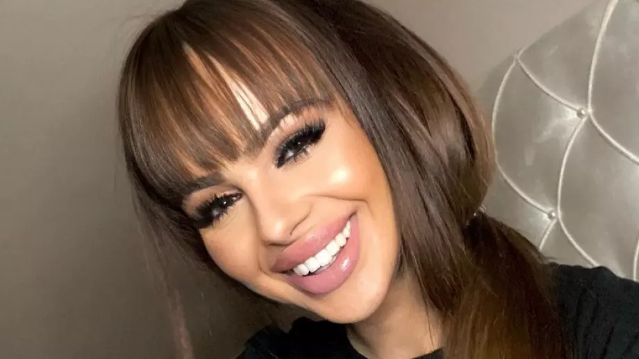 Сузанита с трогателен пост преди раждането на рожбата си - баща й чака момче