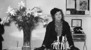 Елизабет Ардън: От необразована фермерка до създателка на империя за милиони