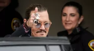 Край: Джони Деп спечели делото срещу Амбър Хърд