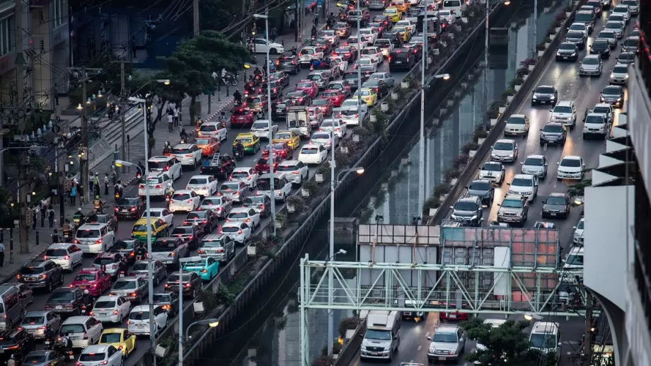 Шумът: Невидимият враг, който ни стресира, разболява и убива