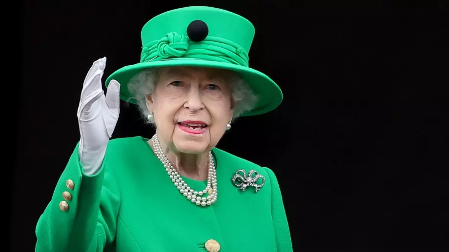 Зрелищен финал на тържествата за платинения юбилей на Елизабет II (ВИДЕО)