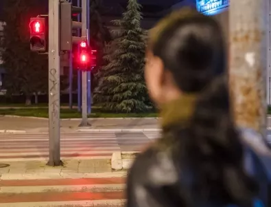 Виц на деня: Среща на светофара