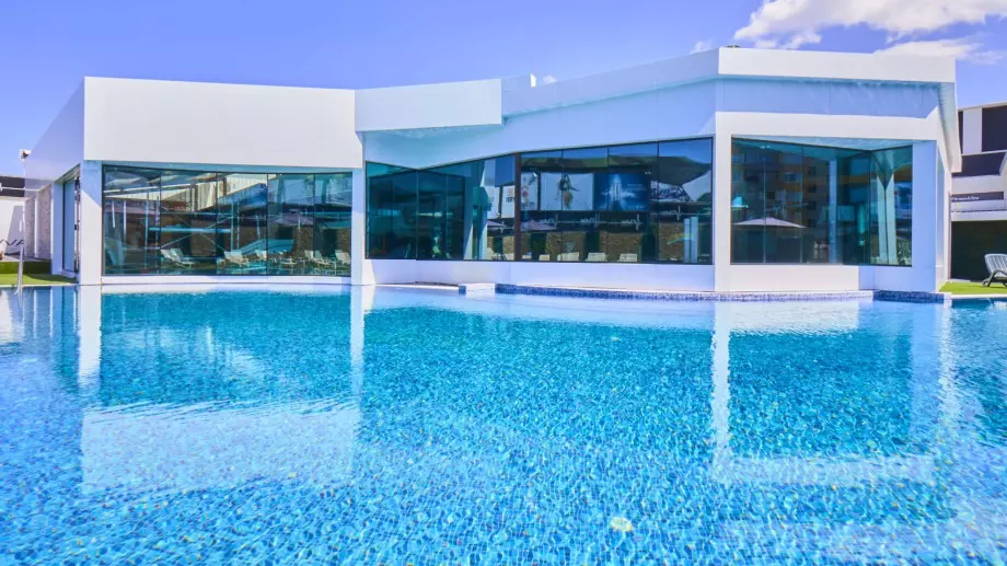 Pulse Beach West Park – вашият предпочитан басейн в София