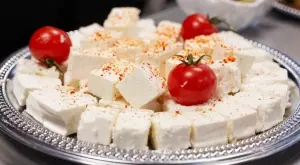 Как да си направите вкусно домашно сирене