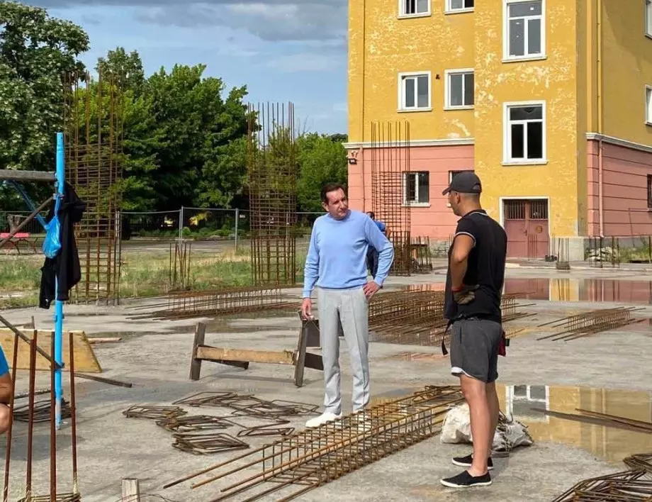 Изграждат нов физкултурен салон в Стамболийски