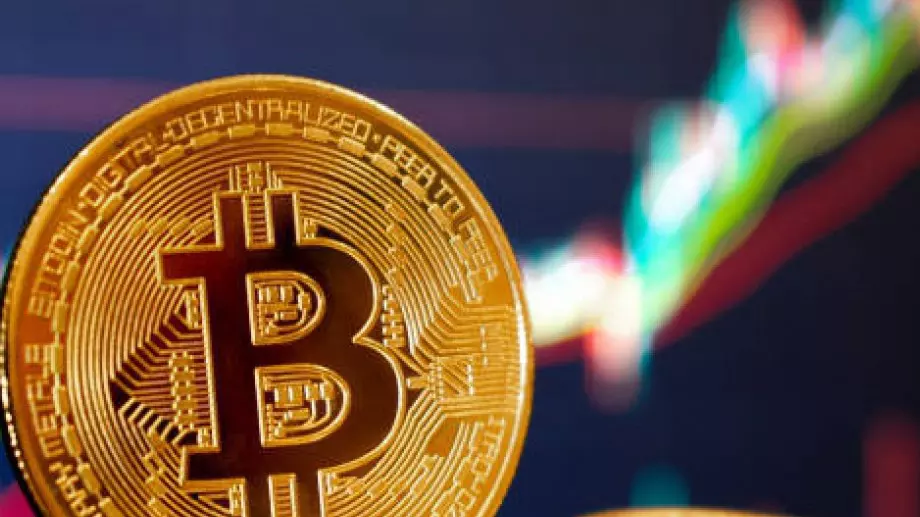 Биткойнът се доближи до историческия ценови рекорд
