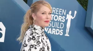 Кристина Апългейл качи 30 кг заради заболяване (СНИМКИ + ВИДЕО)