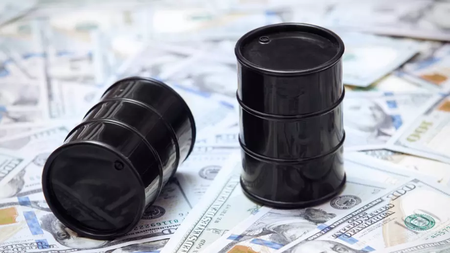 Петролът поскъпна след най-големия спад от десетилетия