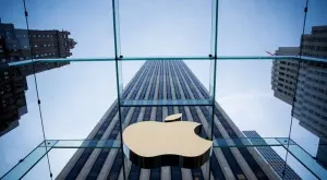 На съд: Искат 1 млрд. долара от Apple  