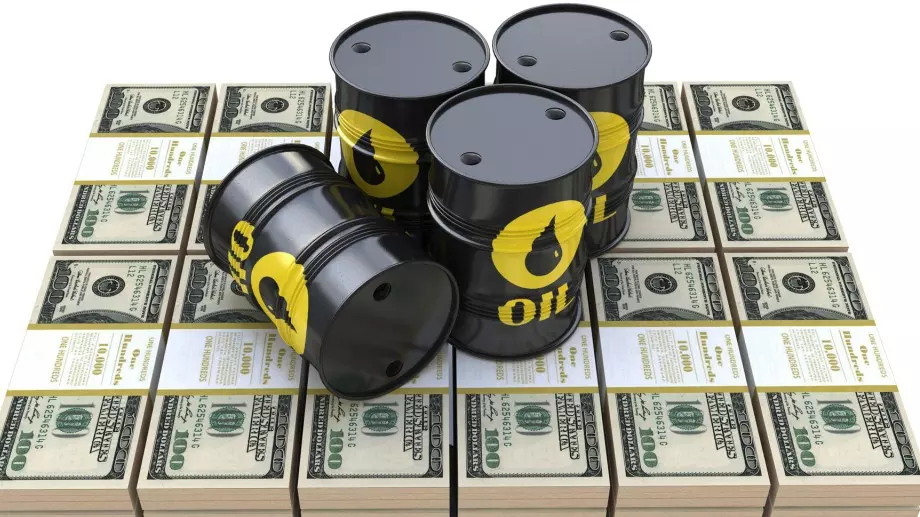 Петролът Брент поевтиня под 100 долара на барел