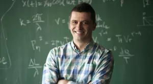 Ясни са новите по-високи заплати на учители и директори