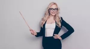 Виц на седмицата: Блондинка влиза в библиотека, крещейки: