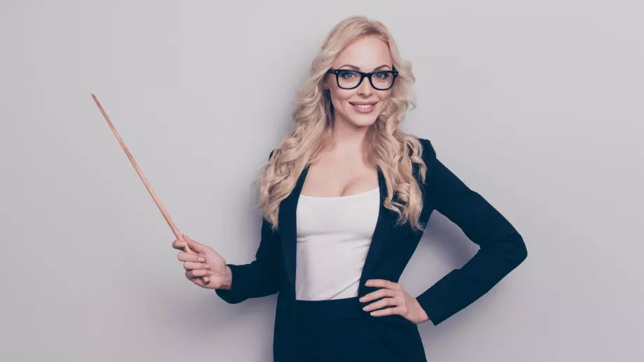 Виц за 20 март 2023: Върви мъж по улицата, сблъсква се с блондинка