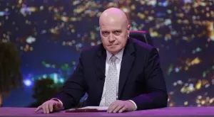 Виц на деня: Слави Трифонов в ресторант