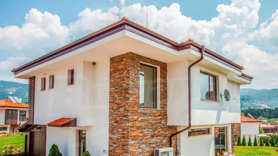 Ще поскъпват ли имотите и през 2024 г.?