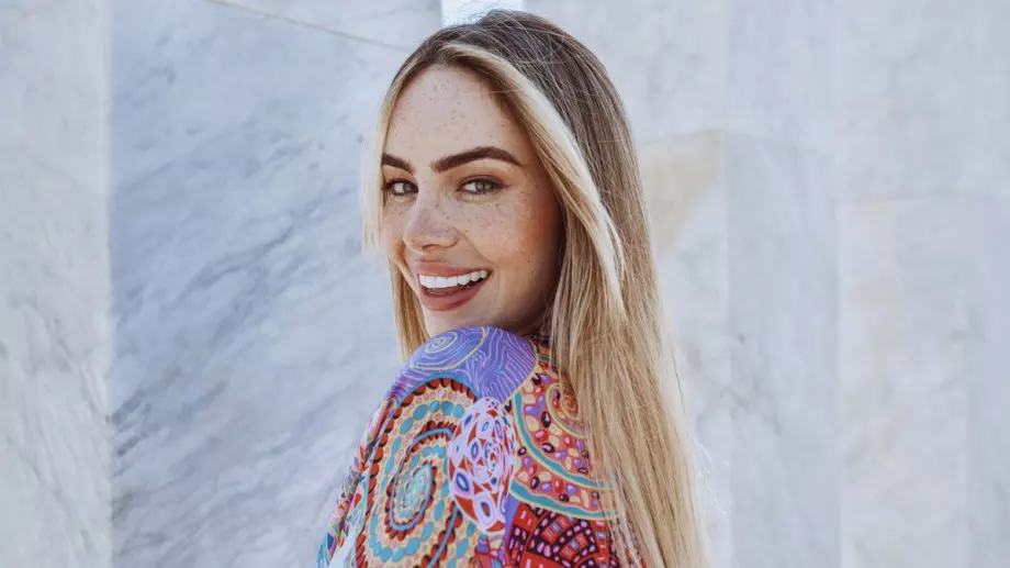 Винаги съм харесвала пеперудите. Напомнят ми, че никога не е късно да се преобразиш  