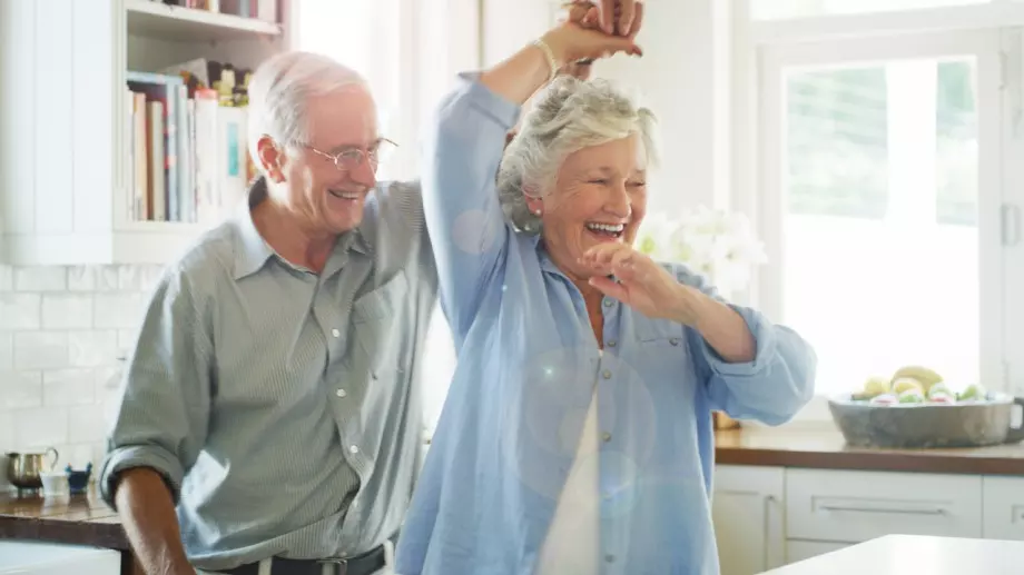 Виц на деня: Срещат се двама пенсионери